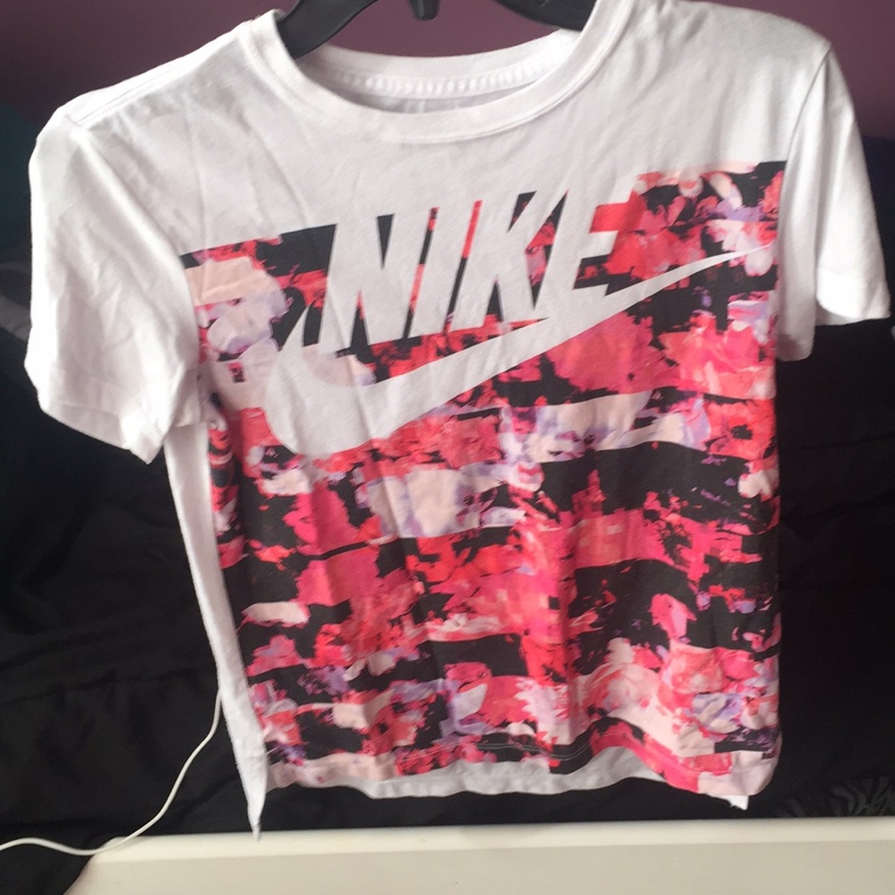 Nike top